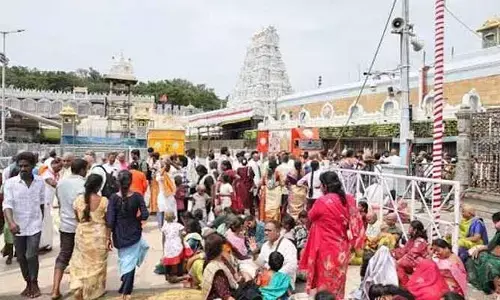 భక్తులకు అలర్ట్.. తిరుమలలో ఆ దర్శనాలు రద్దు !