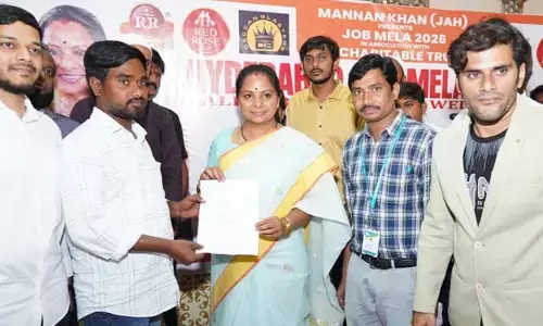 అబద్ధాలు చెబితే జాబ్ వస్తుందని అనుకోకండి: కల్వకుంట్ల కవిత