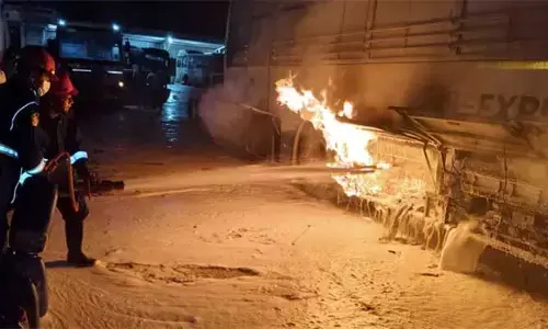 కరీంనగర్‌లో ఘోర ప్రమాదం.. డిపోలోనే తగలబడ్డ ఎలక్ట్రిక్ బస్సు
