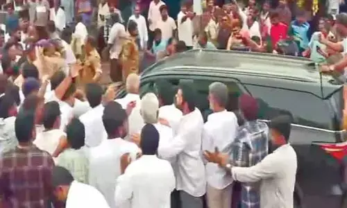 వైసీపీ నేతలపై చర్యలు తీసుకోవద్దు: ఏపీ హైకోర్టు