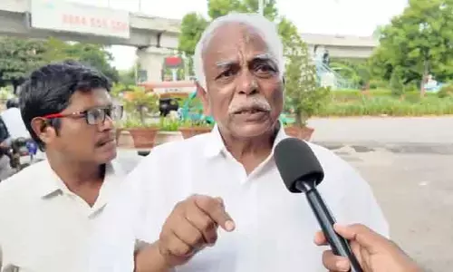 ‘ఇడుపు కాయితం’ మీద ఎందుకింత రచ్చ.. సీనియర్ జర్నలిస్టు పాశం యాదగిరి
