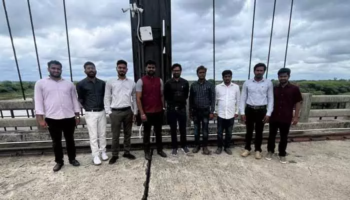 బాబ్లీ గేట్ల ఎత్తివేత... బాబ్లీ గేట్ల ఎత్తివేత...