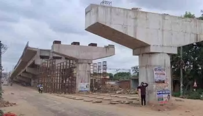 ఘట్కేసర్లో ఉద్రిక్తత ఘట్కేసర్లో ఉద్రిక్తత
