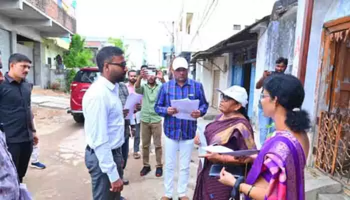 ఓటరు జాబితా సవరణలో నిర్లక్ష్యానికి తావివ్వొద్దు ఓటరు జాబితా సవరణలో నిర్లక్ష్యానికి తావివ్వొద్దు