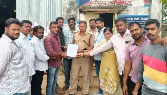 ప్రైవేట్ పాఠశాలల్లో తనిఖీలు చేపట్టాలి..! ప్రైవేట్ పాఠశాలల్లో తనిఖీలు చేపట్టాలి..!