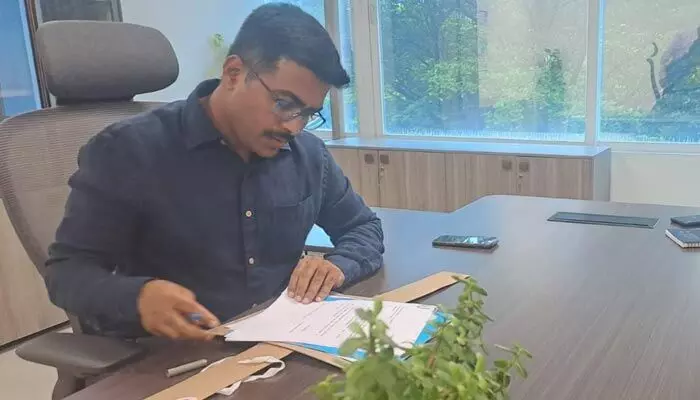 HMRL:హైదరాబాద్ మెట్రో రైల్ లిమిటెడ్ అదనపు ఎండీగా అజిత్ రెడ్డి పదవీ బాధ్యతలు HMRL:హైదరాబాద్ మెట్రో రైల్ లిమిటెడ్ అదనపు ఎండీగా అజిత్ రెడ్డి పదవీ బాధ్యతలు