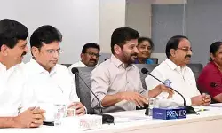 రాష్ట్ర చరిత్రలో తొలిసారి.. సీఎం అధ్యక్షతన పేపర్ లెస్ కేబినెట్ భేటీ రాష్ట్ర చరిత్రలో తొలిసారి.. సీఎం అధ్యక్షతన పేపర్ లెస్ కేబినెట్ భేటీ