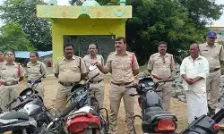 లచ్చ తండాలో పోలీసుల విస్తృత తనిఖీలు.. గంజాయి ఆచూకీ చెబితే రూ.5వేల బహుమతి!