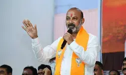 కాంగ్రెస్, బీఆర్ఎస్లది ‘బిగ్ బాస్’ డ్రామా: కేంద్ర మంత్రి బండి సంజయ్ కాంగ్రెస్, బీఆర్ఎస్లది ‘బిగ్ బాస్’ డ్రామా: కేంద్ర మంత్రి బండి సంజయ్