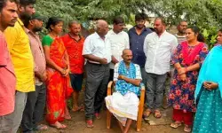 ముళ్ల చెట్టే ఆశ్రయం.. పక్షవాత బాధిత యువకుడికి అండగా అన్నం ఫౌండేషన్ ముళ్ల చెట్టే ఆశ్రయం.. పక్షవాత బాధిత యువకుడికి అండగా అన్నం ఫౌండేషన్