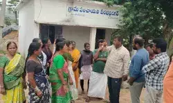 అంగన్‌వాడీ పోస్టు భర్తీపై గిరిజనుల ఆందోళన