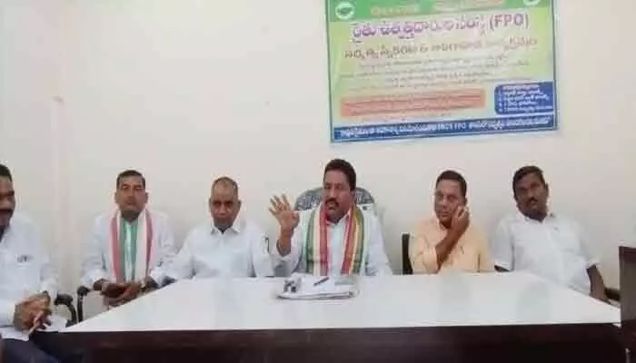 రైతు భరోసాకు కాంగ్రెస్ కట్టుబడి ఉంది: అడ్డి బోజారెడ్డి రైతు భరోసాకు కాంగ్రెస్ కట్టుబడి ఉంది: అడ్డి బోజారెడ్డి