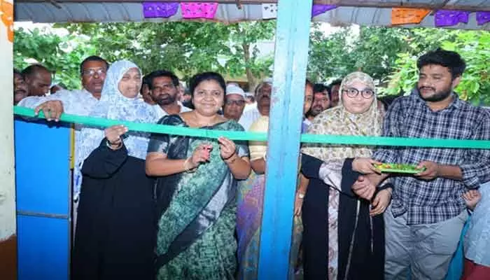 నూతన రేషన్ షాపు ను ప్రారంభించిన ఎమ్మెల్యే నూతన రేషన్ షాపు ను ప్రారంభించిన ఎమ్మెల్యే