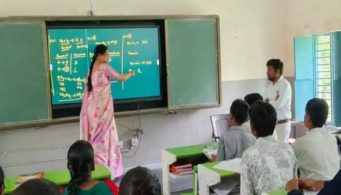 జడ్పీహెచ్ఎస్ బోడు పాఠశాలలో డీఈవో తనిఖీ జడ్పీహెచ్ఎస్ బోడు పాఠశాలలో డీఈవో తనిఖీ