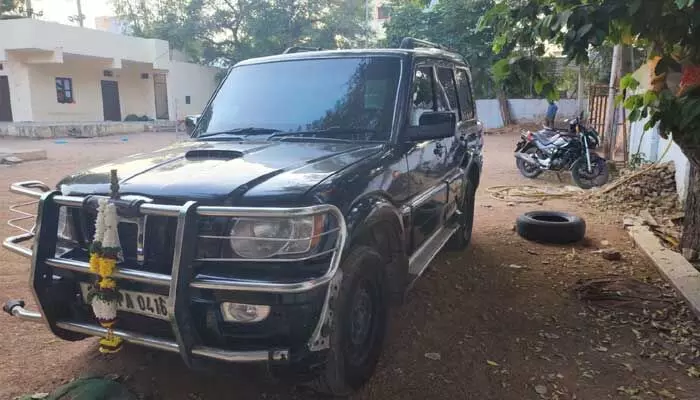 మాజీలకు షాక్.. బుల్లెట్ ప్రూఫ్ వెహికిల్స్ తొలగింపు మాజీలకు షాక్.. బుల్లెట్ ప్రూఫ్ వెహికిల్స్ తొలగింపు