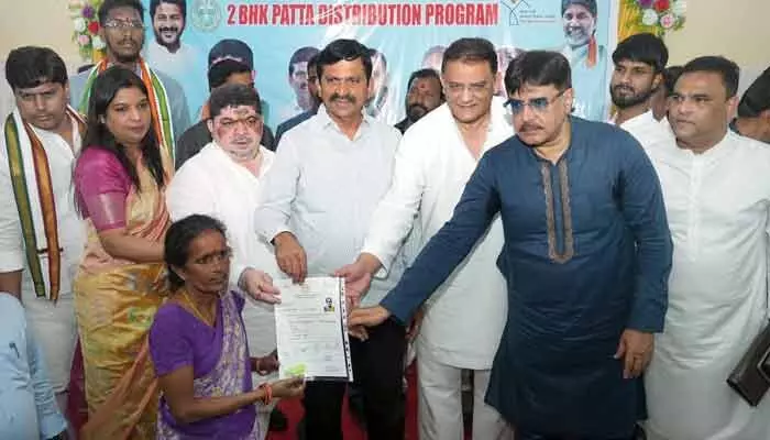 ఉపాధికి సమీపంలోనే పేదలకు గృహాలు నిర్మిస్తాం : మంత్రి పొంగులేటి శ్రీనివాస్ రెడ్డి ఉపాధికి సమీపంలోనే పేదలకు గృహాలు నిర్మిస్తాం : మంత్రి పొంగులేటి శ్రీనివాస్ రెడ్డి