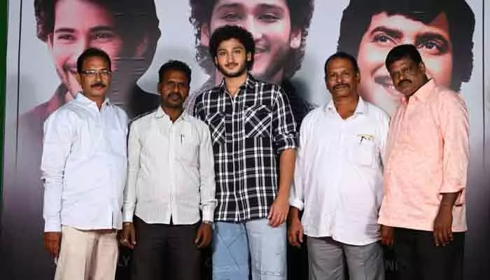 నటుడు జయకృష్ణను కలిసిన నరసరావుపేట కృష్ణ అభిమానులు నటుడు జయకృష్ణను కలిసిన నరసరావుపేట కృష్ణ అభిమానులు
