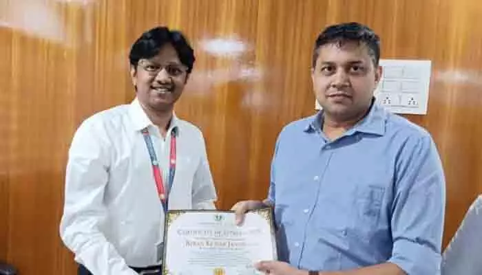 ఉత్తమ డ్రగ్ ఇన్స్పెక్టర్గా కిరణ్ కుమార్కు రాష్ట్రస్థాయి పురస్కారం ఉత్తమ డ్రగ్ ఇన్స్పెక్టర్గా కిరణ్ కుమార్కు రాష్ట్రస్థాయి పురస్కారం