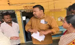 నడిరోడ్డుపై దుర్భాషలు, గంటగంటకూ ఫోన్ కాల్స్.. సర్పంచ్ వేధింపులపై మహిళా ఉద్యోగి కన్నీరు!? నడిరోడ్డుపై దుర్భాషలు, గంటగంటకూ ఫోన్ కాల్స్.. సర్పంచ్ వేధింపులపై మహిళా ఉద్యోగి కన్నీరు!?