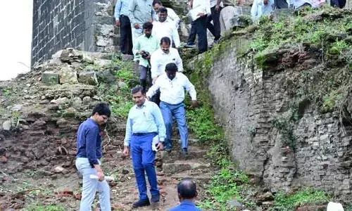 రాజు గోండుల కోటను పర్యాటక కేంద్రంగా అభివృద్ధి చేస్తాం