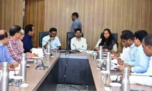 భూ రిసర్వే నిర్ణీత గడువులోగా పూర్తి చేయాలి