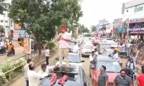 వివాదాస్పదంగా జనసేన ఎమ్మెల్యే తీరు