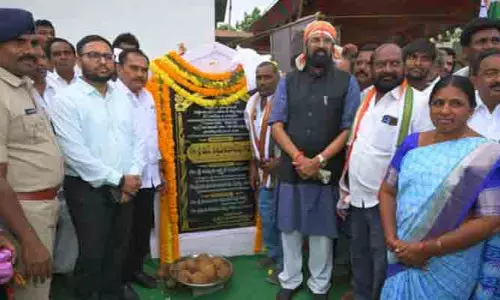 ప్రపంచ స్థాయి విద్యా ప్రమాణాలు అందించడమే మా ప్రభుత్వ లక్ష్యం
