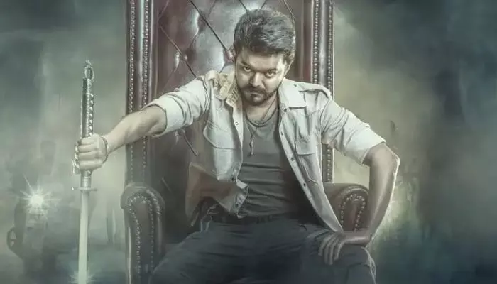 జన నాయగన్ ముందు రెండు ఆప్షన్లు.. నిర్మాతల అడుగులు ఎటువైపు? జన నాయగన్ ముందు రెండు ఆప్షన్లు.. నిర్మాతల అడుగులు ఎటువైపు?