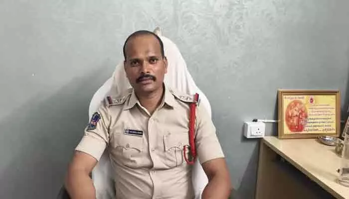 డిప్యూటీ సీఎం భట్టి విక్రమార్క ఆగ్రహం.. కోదాడ రూరల్ ఎస్ఐ వీఆర్కు అటాచ్! డిప్యూటీ సీఎం భట్టి విక్రమార్క ఆగ్రహం.. కోదాడ రూరల్ ఎస్ఐ వీఆర్కు అటాచ్!