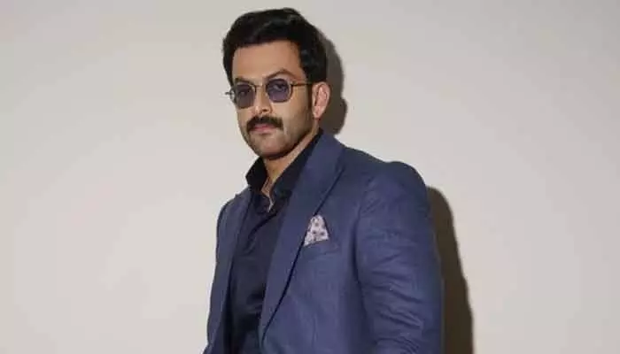 పార్వతి కథలో తన సీన్లు ఎంత ఉన్నాయని చూడదు ఆమె ఆలోచలన్నీ వేరు: పృథ్వీరాజ్ సుకుమారన్ పార్వతి కథలో తన సీన్లు ఎంత ఉన్నాయని చూడదు ఆమె ఆలోచలన్నీ వేరు: పృథ్వీరాజ్ సుకుమారన్