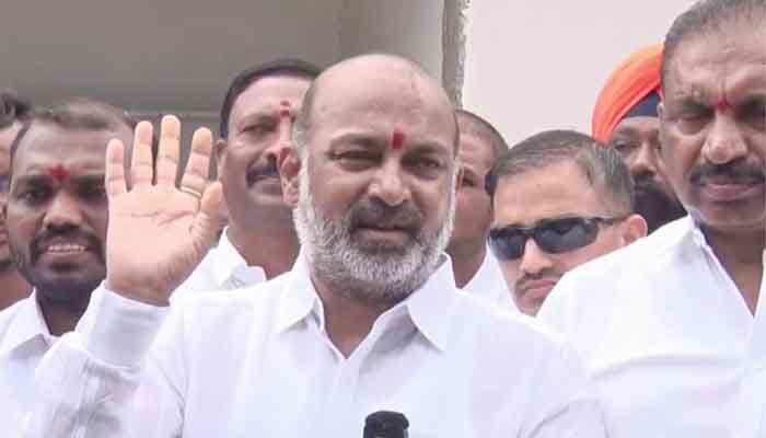 కాంగ్రెస్, BRS మధ్య బిగ్‌బాస్ షో నడుస్తోంది.. కేంద్ర మంత్రి బండి సంజయ్