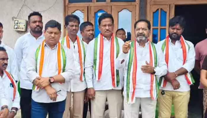 ఓటరు జాబితా సవరణలో నిర్లక్ష్యం వద్దు : ఎమ్మెల్యే కోరం కనకయ్య ఓటరు జాబితా సవరణలో నిర్లక్ష్యం వద్దు : ఎమ్మెల్యే కోరం కనకయ్య