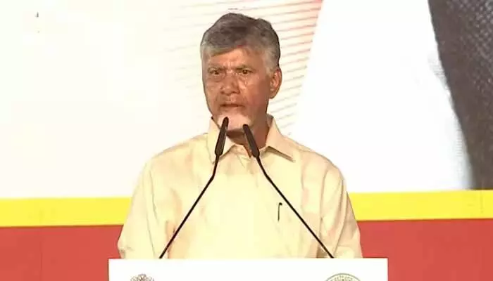 అంతా ఒప్పుకున్నాక... మళ్లీ ఇదేంది?: జగన్ మతిస్థిమితంపై సీఎం మండిపాటు అంతా ఒప్పుకున్నాక... మళ్లీ ఇదేంది?: జగన్ మతిస్థిమితంపై సీఎం మండిపాటు