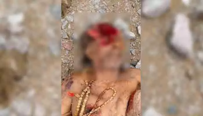 రైల్వే ప్లాట్ఫాంపై గుర్తుతెలియని వ్యక్తి మృతి రైల్వే ప్లాట్ఫాంపై గుర్తుతెలియని వ్యక్తి మృతి