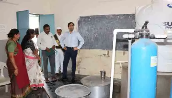యూరియా బుకింగ్ యాప్ను రైతులు సద్వినియోగం చేసుకోవాలి: కలెక్టర్ అంకిత్ యూరియా బుకింగ్ యాప్ను రైతులు సద్వినియోగం చేసుకోవాలి: కలెక్టర్ అంకిత్