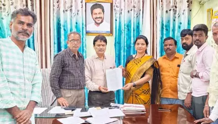 పబ్లిక్ టాయిలెట్ స్థలంలో అక్రమ నిర్మాణం అనుమతులు రద్దు చేసిన మల్కాజ్గిరి జోనల్ కమిషనర్ పబ్లిక్ టాయిలెట్ స్థలంలో అక్రమ నిర్మాణం అనుమతులు రద్దు చేసిన మల్కాజ్గిరి జోనల్ కమిషనర్