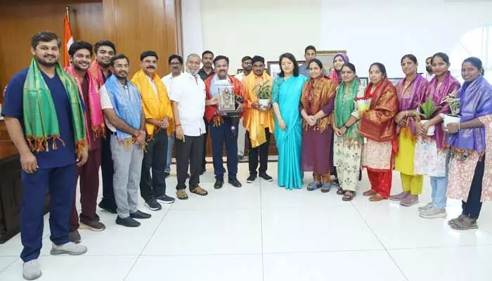 ప్రభుత్వ దవాఖానాలో ప్రపంచ స్థాయి అద్భుతం.. ఉస్మానియా వైద్యులకు మంత్రి దామోదర్ సన్మానం ప్రభుత్వ దవాఖానాలో ప్రపంచ స్థాయి అద్భుతం.. ఉస్మానియా వైద్యులకు మంత్రి దామోదర్ సన్మానం