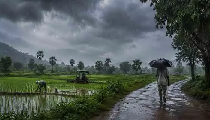 హైదరాబాద్ రెయిన్ అప్డేట్.. రానున్న రెండు గంటల్లో ఈ జిల్లాల్లో వర్షాలు హైదరాబాద్ రెయిన్ అప్డేట్.. రానున్న రెండు గంటల్లో ఈ జిల్లాల్లో వర్షాలు