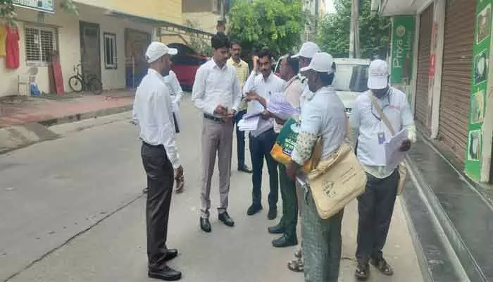 ఓటర్ల నుంచి సేకరించిన వివరాలను బీఎల్ఓ యాప్లో నమోదు చేయాలి ఓటర్ల నుంచి సేకరించిన వివరాలను బీఎల్ఓ యాప్లో నమోదు చేయాలి