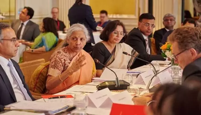 Nirmala Sitaraman: వికసిత్ భారత్లో భాగస్వాములు కండి Nirmala Sitaraman: వికసిత్ భారత్లో భాగస్వాములు కండి