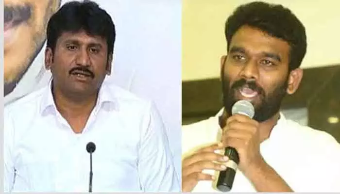 తోపుదుర్తి వర్సెస్ పరిటాల.. రాప్తాడులో మళ్లీ రగిలిన రాజకీయం తోపుదుర్తి వర్సెస్ పరిటాల.. రాప్తాడులో మళ్లీ రగిలిన రాజకీయం