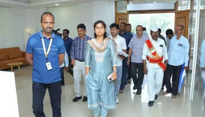 పరిశ్రమల అభివృద్ధికి ప్రభుత్వం పూర్తి ప్రోత్సాహం: కలెక్టర్ పరిశ్రమల అభివృద్ధికి ప్రభుత్వం పూర్తి ప్రోత్సాహం: కలెక్టర్