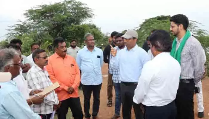 బేతుపల్లి రీ సర్వేను పారదర్శకంగా నిర్వహించాలి బేతుపల్లి రీ సర్వేను పారదర్శకంగా నిర్వహించాలి