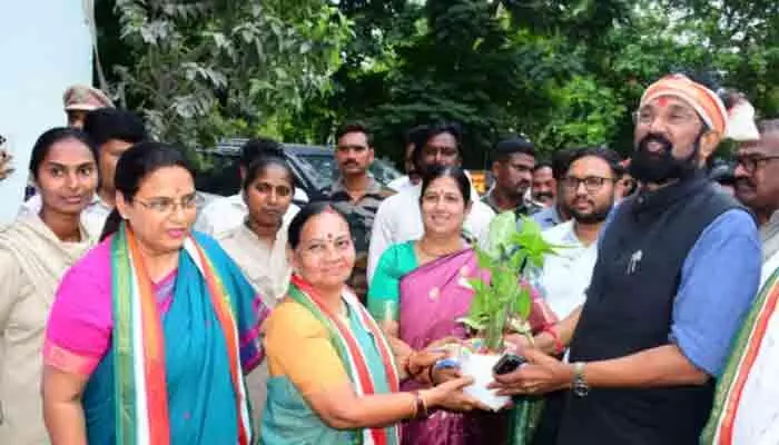 ఆగస్టు 15లోగా ఆసుపత్రి పూర్తి చేయాలి.. లేకపోతే చర్యలు తప్పవు ఆగస్టు 15లోగా ఆసుపత్రి పూర్తి చేయాలి.. లేకపోతే చర్యలు తప్పవు