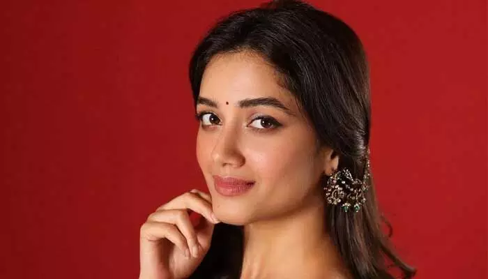 డెస్టినీ డిసైట్ చేసింది.. నేను ఓకే చేశా.. భాగ్యశ్రీ బోర్సే షాకింగ్ కామెంట్స్ డెస్టినీ డిసైట్ చేసింది.. నేను ఓకే చేశా.. భాగ్యశ్రీ బోర్సే షాకింగ్ కామెంట్స్