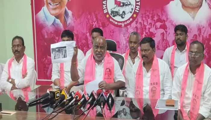 ఎయిర్పోర్ట్ భూములపై రగడ..! ఎయిర్పోర్ట్ భూములపై రగడ..!