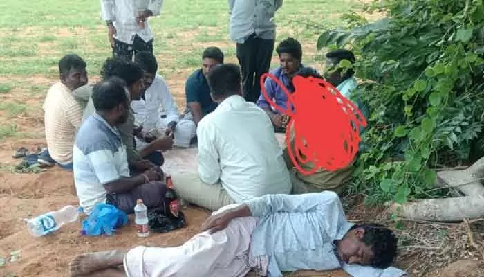 మాగనూర్ మండలంలో జోరుగా పేకాట..! మాగనూర్ మండలంలో జోరుగా పేకాట..!