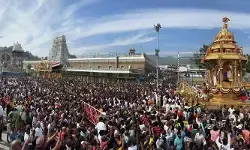 తిరుమలలో భక్తుల రద్దీ.. శ్రీవారి సర్వదర్శనానికి 12 గంటల సమయం