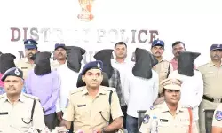 భర్త హత్యకు భార్యే మాస్టర్ ప్లాన్.. భార్యతో పాటు ఆరుగురు కటకటాల్లోకి..! భర్త హత్యకు భార్యే మాస్టర్ ప్లాన్.. భార్యతో పాటు ఆరుగురు కటకటాల్లోకి..!