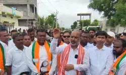పలు మండలాల్లో పర్యటించిన కేంద్ర హోం శాఖ సహాయ మంత్రి, ఎంపీ బండి సంజయ్ పలు మండలాల్లో పర్యటించిన కేంద్ర హోం శాఖ సహాయ మంత్రి, ఎంపీ బండి సంజయ్